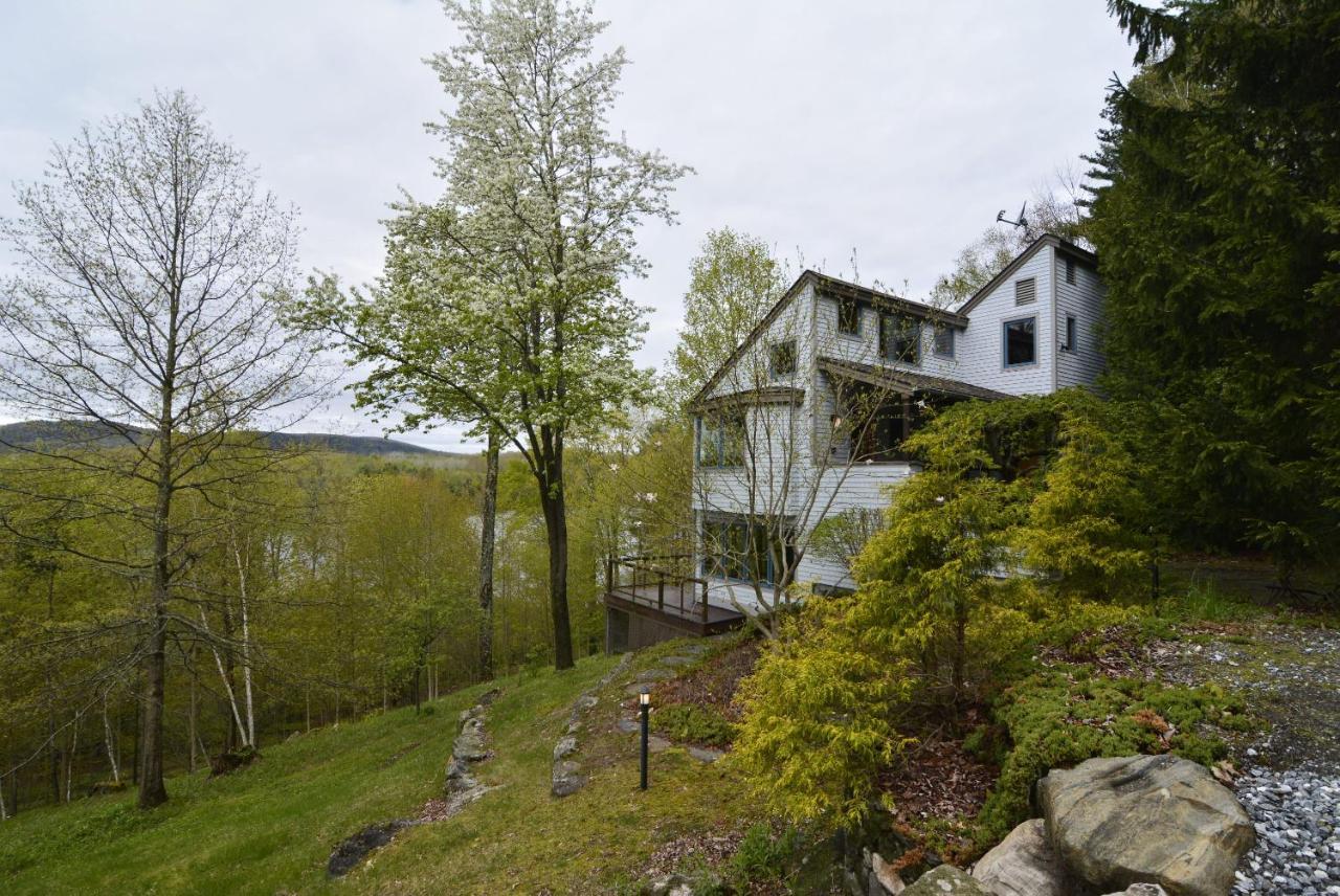 Private Home Overlooking Stevens Lake Great Barrington Exterior foto