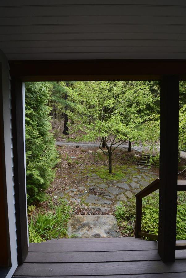 Private Home Overlooking Stevens Lake Great Barrington Exterior foto